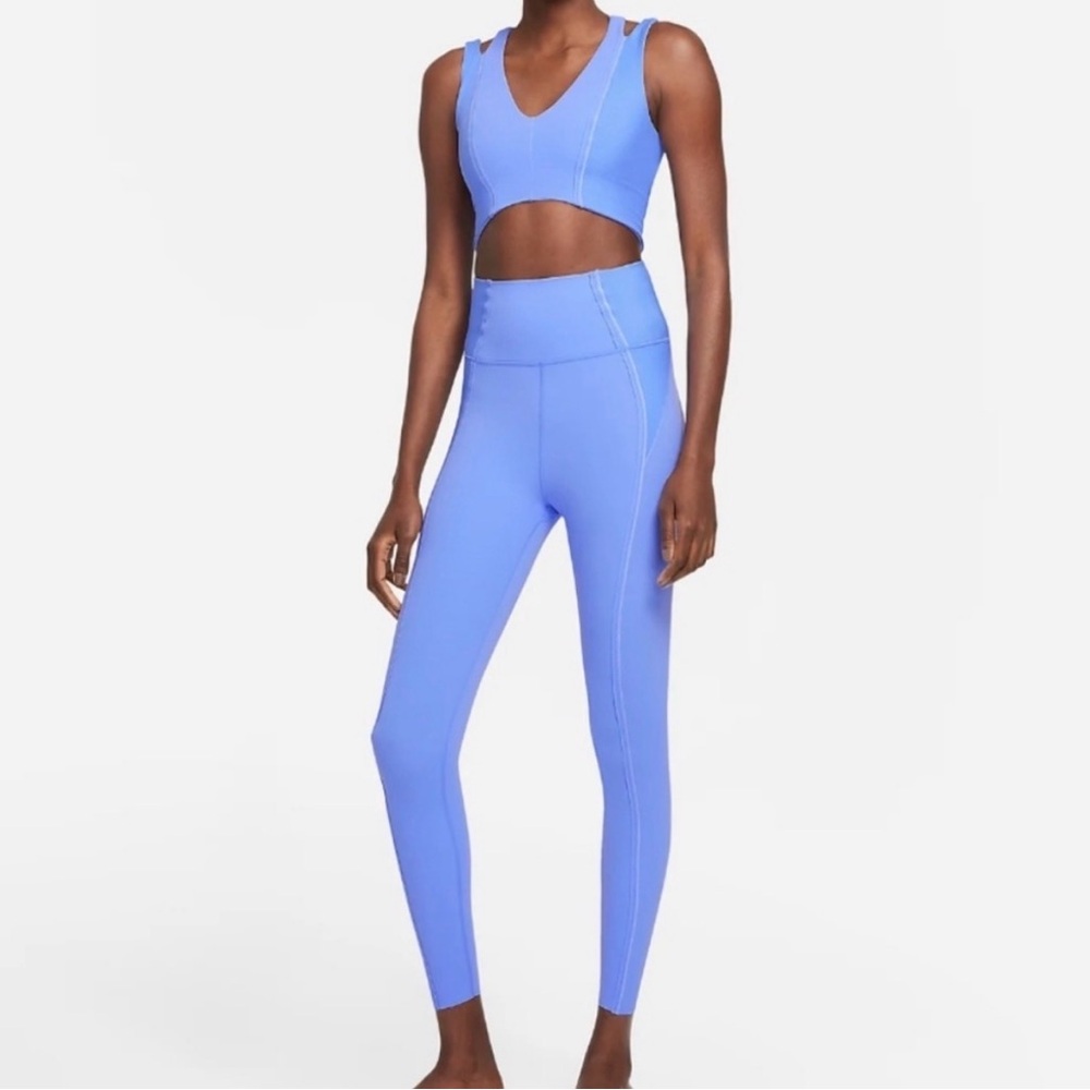 Sculpt V-Neck Crop Sports Bra in Periwinkle